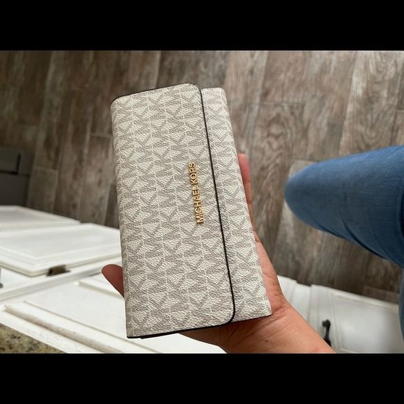 New mk large trifold wallet ❤️ - Picture 2 of 15